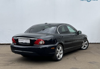 Подержанный автомобиль Jaguar X-Type Sedan 2008 года (5 фото)
