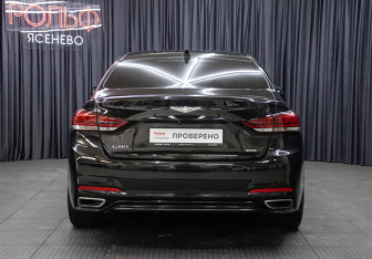Подержанный автомобиль Genesis G80 2019 года (6 фото)