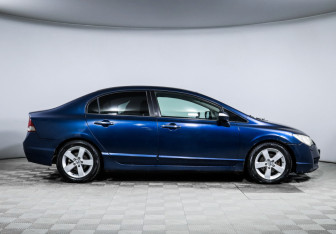 Подержанный автомобиль Honda Civic Sedan 2009 года (4 фото)