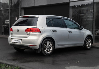 Подержанный автомобиль Volkswagen Golf Hatchback 2011 года (5 фото)