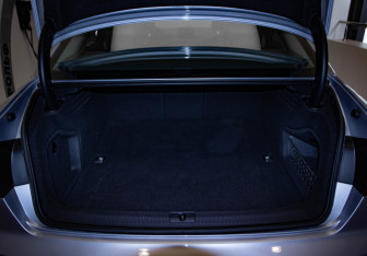 Подержанный автомобиль Audi A4 Sedan 2019 года (32 фото)