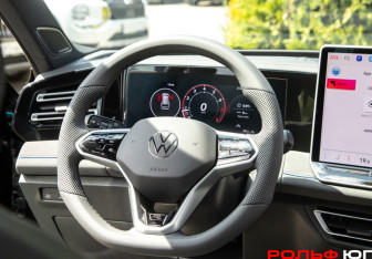 Подержанный автомобиль Volkswagen Tiguan 2026 года (12 фото)