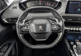 Подержанный автомобиль Peugeot 3008 2021 года (22 фото)