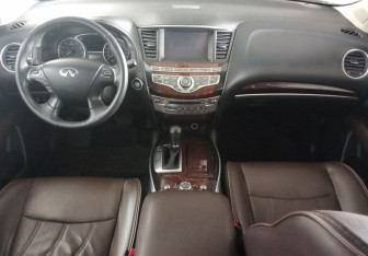 Подержанный автомобиль Infiniti JX 2013 года (9 фото)