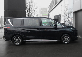 Подержанный автомобиль FAW Bestune M9 2023 года (4 фото)