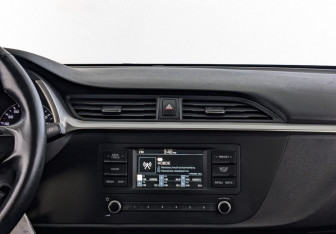 Подержанный автомобиль Kia Rio Hatchback 2021 года (16 фото)