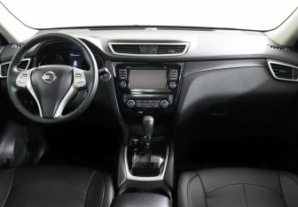 Подержанный автомобиль Nissan X-Trail 2016 года (6 фото)