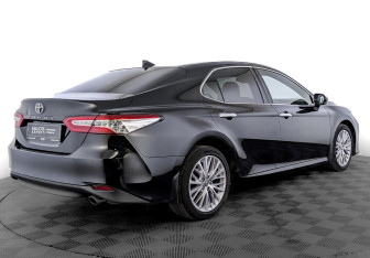 Подержанный автомобиль Toyota Camry Sedan 2020 года (5 фото)