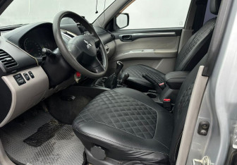 Подержанный автомобиль Mitsubishi Pajero Sport 2014 года (9 фото)