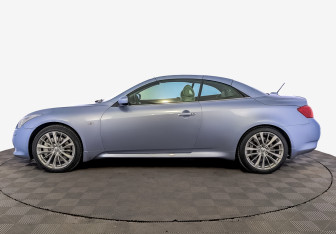Подержанный автомобиль Infiniti G Convertible 2011 года (8 фото)