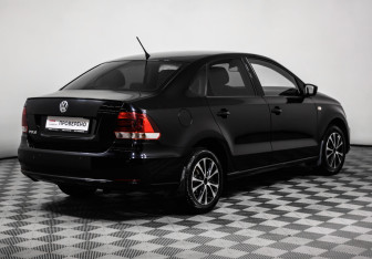 Подержанный автомобиль Volkswagen Polo Sedan 2016 года (5 фото)
