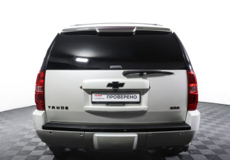 Подержанный автомобиль Chevrolet Tahoe 2012 года (6 фото)