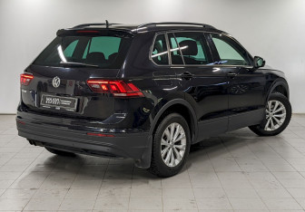 Подержанный автомобиль Volkswagen Tiguan 2019 года (5 фото)