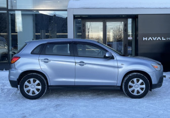 Подержанный автомобиль Mitsubishi ASX 2012 года (4 фото)