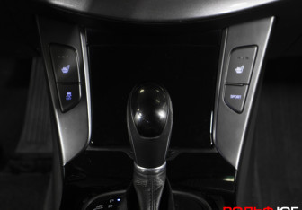 Подержанный автомобиль Hyundai i40 Sedan 2012 года (17 фото)