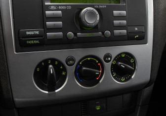 Подержанный автомобиль Ford Focus Hatchback 2007 года (18 фото)