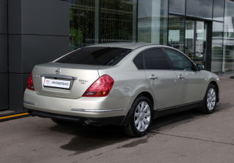 Подержанный автомобиль Nissan Teana 2006 года (5 фото)