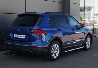 Подержанный автомобиль Volkswagen Tiguan 2021 года (5 фото)