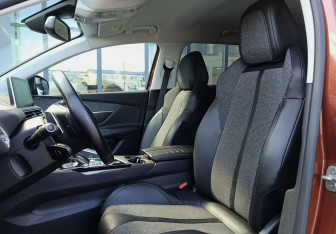 Подержанный автомобиль Peugeot 3008 2018 года (20 фото)