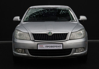 Подержанный автомобиль Skoda Octavia Liftback 2011 года (2 фото)