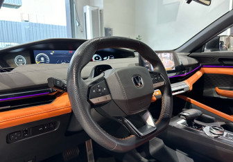 Подержанный автомобиль Changan UNI-V 2023 года (12 фото)