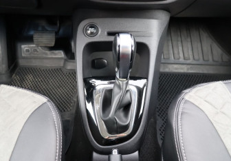 Подержанный автомобиль Renault Kaptur 2017 года (18 фото)