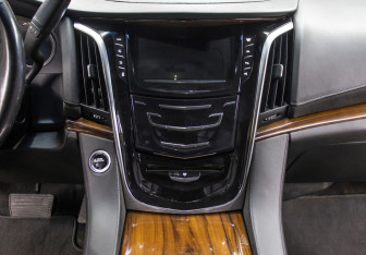Подержанный автомобиль Cadillac Escalade Suv 2019 года (16 фото)