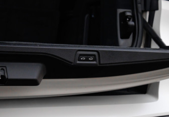 Подержанный автомобиль BMW X7 2023 года (41 фото)