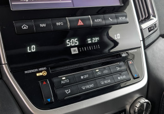 Подержанный автомобиль Toyota Land Cruiser Suv 2018 года (28 фото)