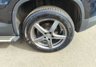 Подержанный автомобиль Volkswagen Tiguan 2011 года (12 фото)