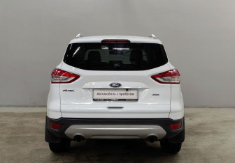 Подержанный автомобиль Ford Kuga 2014 года (6 фото)