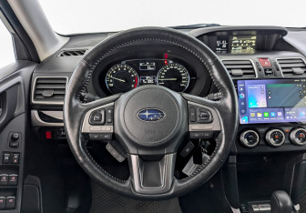 Подержанный автомобиль Subaru Forester Suv 2017 года (22 фото)