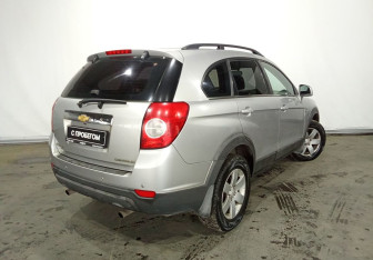 Подержанный автомобиль Chevrolet Captiva 2008 года (6 фото)