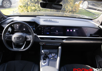 Подержанный автомобиль Geely Monjaro 2024 года (11 фото)