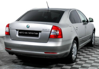 Подержанный автомобиль Skoda Octavia Liftback 2012 года (5 фото)