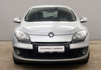 Подержанный автомобиль Renault Megane Hatchback 2012 года (2 фото)
