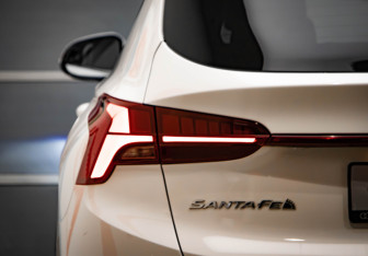 Подержанный автомобиль Hyundai Santa Fe 2022 года (38 фото)