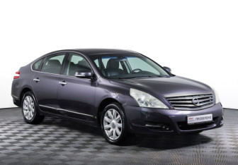 Подержанный автомобиль Nissan Teana 2010 года (3 фото)