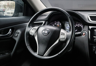 Подержанный автомобиль Nissan X-Trail 2017 года (11 фото)