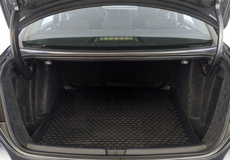 Подержанный автомобиль Volkswagen Jetta Sedan 2012 года (10 фото)