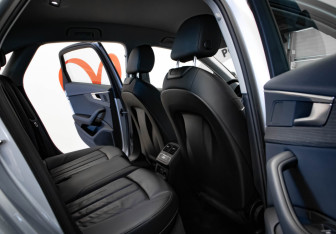 Подержанный автомобиль Audi A4 Sedan 2019 года (31 фото)