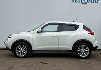 Подержанный автомобиль Nissan Juke 2013 года (8 фото)