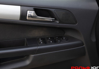 Подержанный автомобиль Opel Zafira Compactvan 2011 года (18 фото)