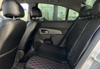 Подержанный автомобиль Chevrolet Cruze Sedan 2013 года (14 фото)