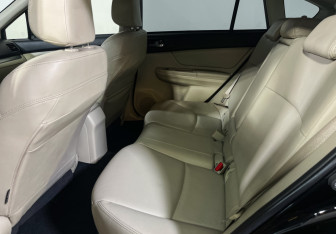 Подержанный автомобиль Subaru XV 2014 года (10 фото)