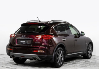 Подержанный автомобиль Infiniti QX50 2016 года (4 фото)