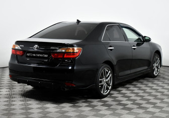 Подержанный автомобиль Toyota Camry Sedan 2014 года (5 фото)
