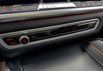 Подержанный автомобиль BMW X6 2020 года (29 фото)