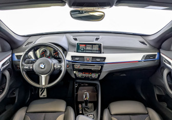 Подержанный автомобиль BMW X1 2022 года (14 фото)