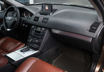 Подержанный автомобиль Volvo XC90 2014 года (9 фото)